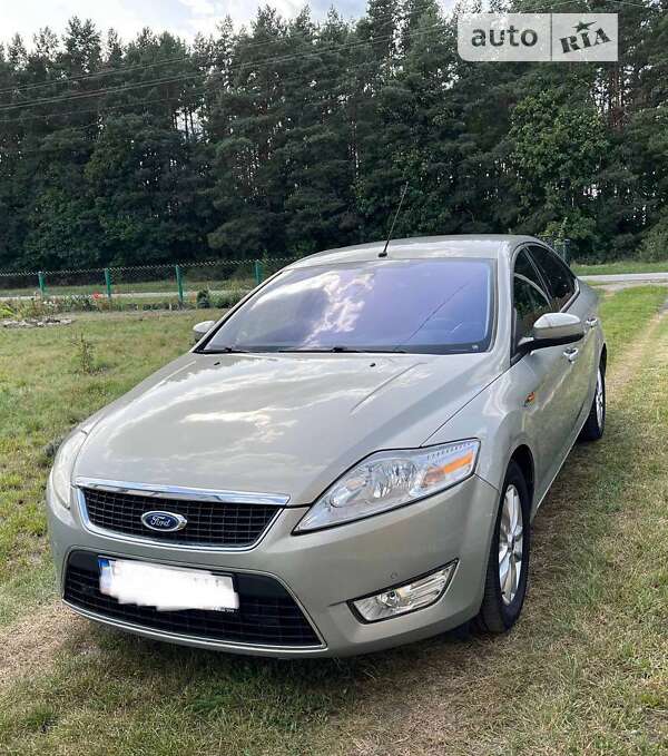 Седан Ford Mondeo 2010 в Львові