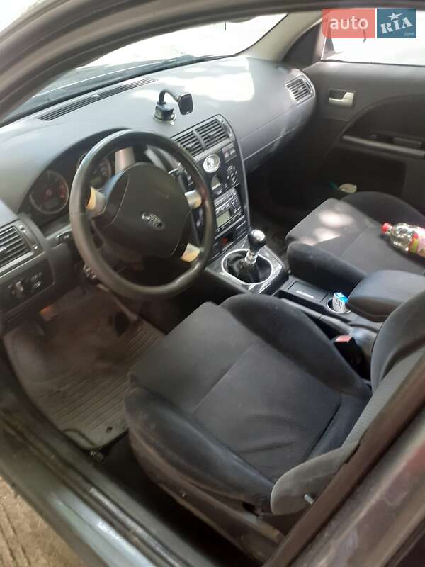 Седан Ford Mondeo 2003 в Києві