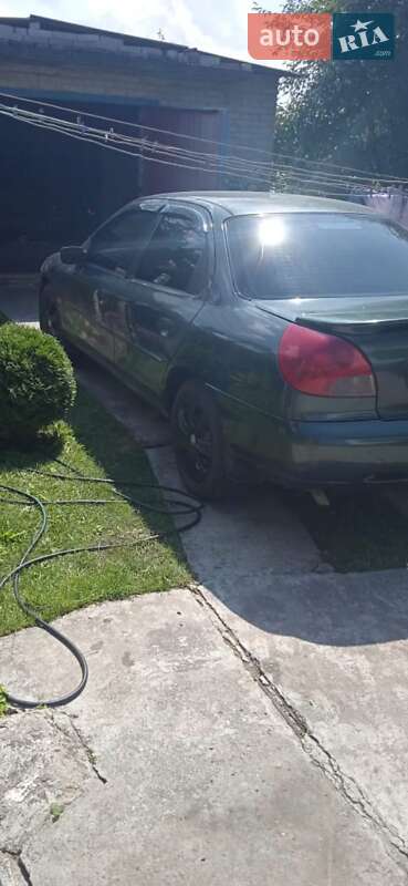 Седан Ford Mondeo 1998 в Новом Роздоле