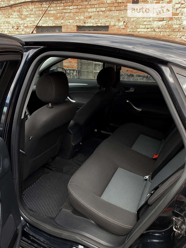 Седан Ford Mondeo 2010 в Черкассах