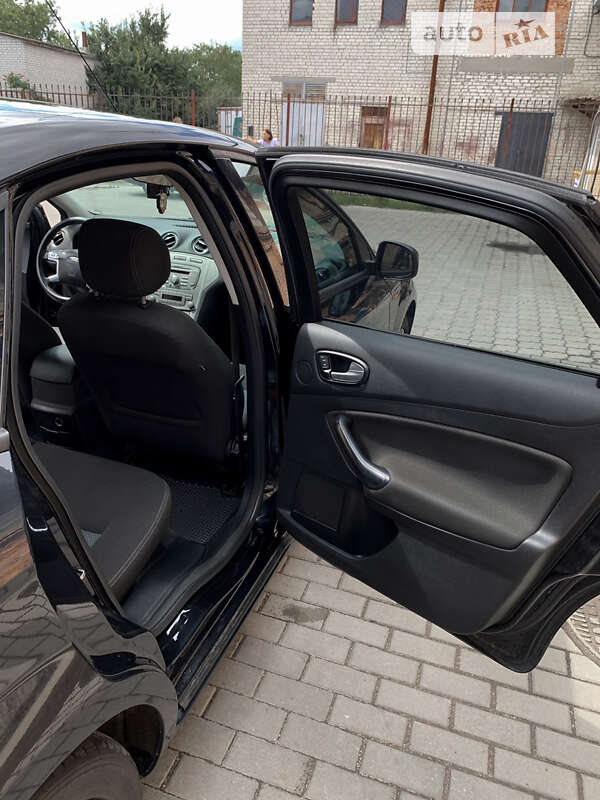 Седан Ford Mondeo 2010 в Черкассах