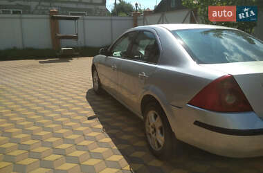 Седан Ford Mondeo 2001 в 