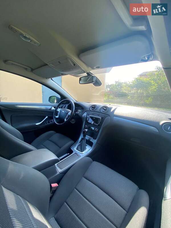 Седан Ford Mondeo 2013 в Києві