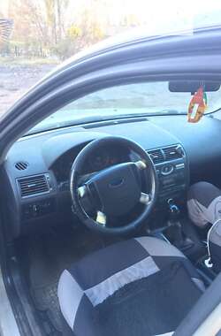 Лифтбек Ford Mondeo 2004 в 