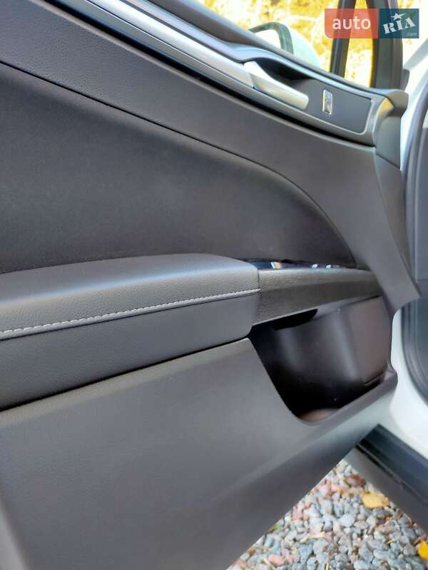 Седан Ford Mondeo 2016 в Киеве