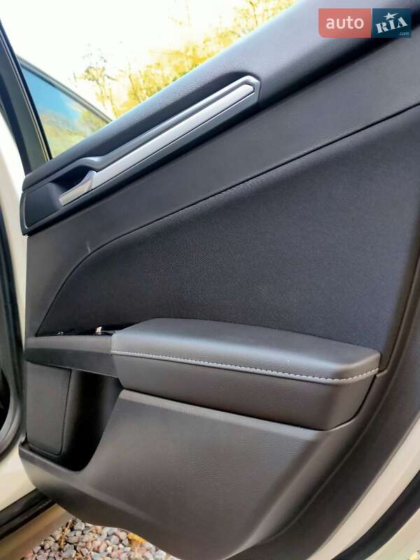 Седан Ford Mondeo 2016 в Киеве