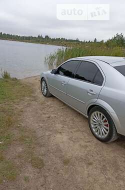 Универсал Ford Mondeo 2000 в Олевске