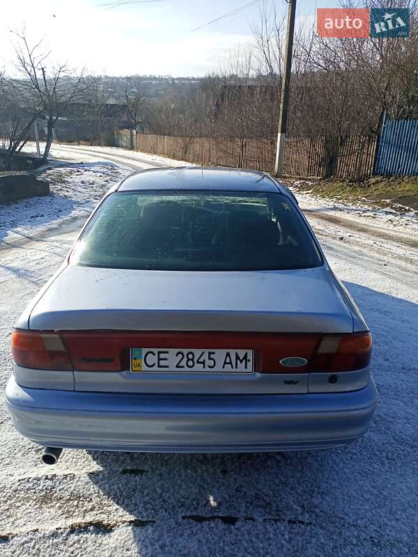 Седан Ford Mondeo 1995 в Новоселиці