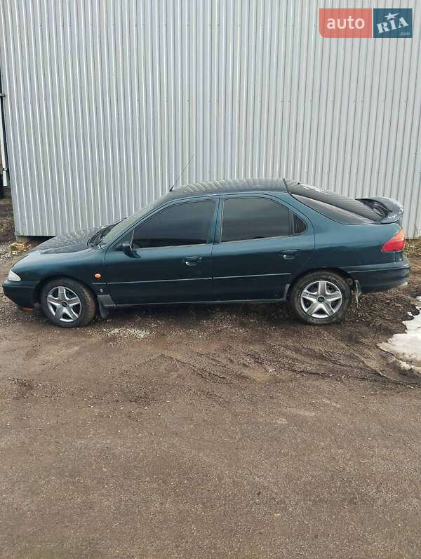Лифтбек Ford Mondeo 1994 в Тараще