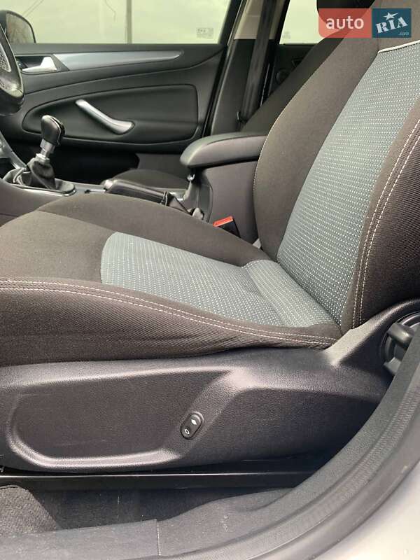 Универсал Ford Mondeo 2011 в Ровно