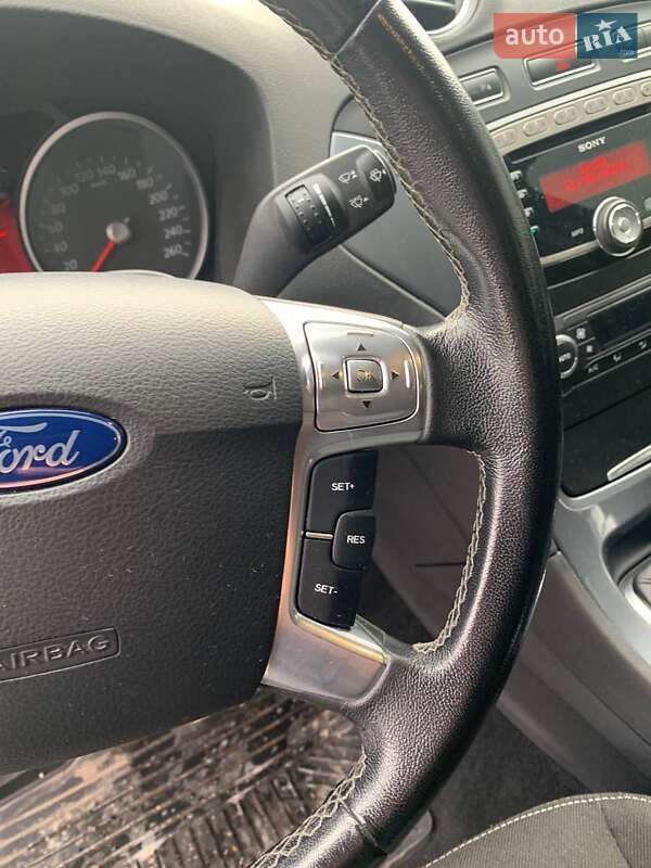 Универсал Ford Mondeo 2011 в Ровно