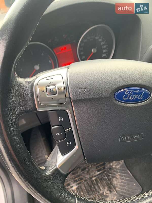 Универсал Ford Mondeo 2011 в Ровно