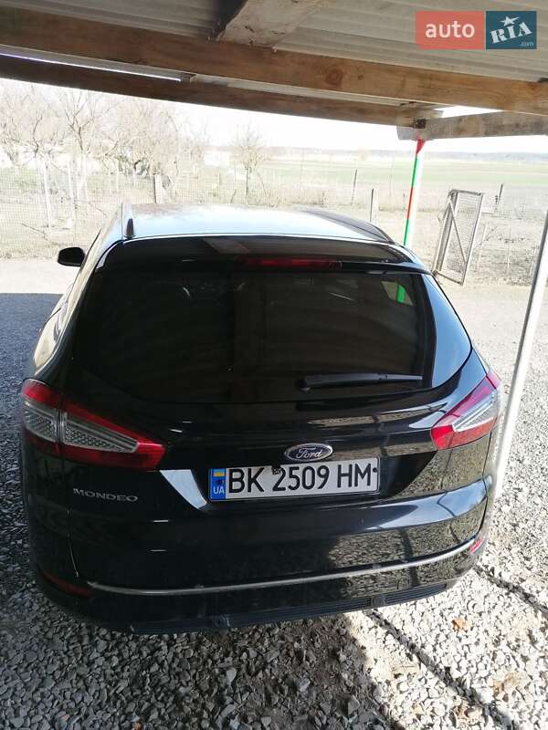 Универсал Ford Mondeo 2014 в Остроге