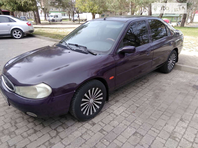 Лифтбек Ford Mondeo 1997 в Львове
