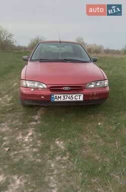 Седан Ford Mondeo 1993 в Деражне
