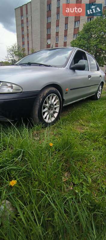 Седан Ford Mondeo 1993 в Дрогобыче