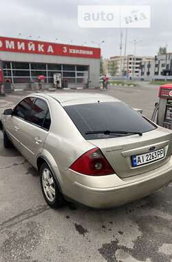 Седан Ford Mondeo 2003 в Киеве