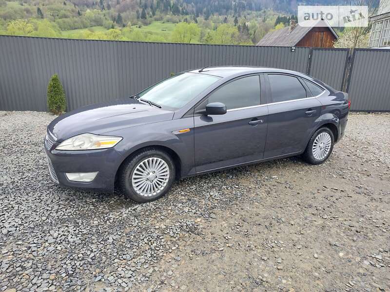 Седан Ford Mondeo 2010 в Рахове