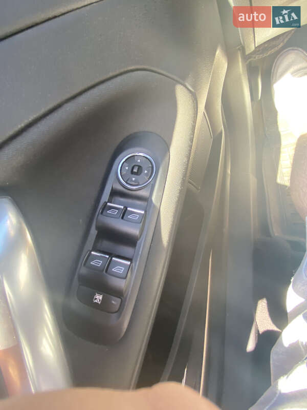 Седан Ford Mondeo 2012 в Буче
