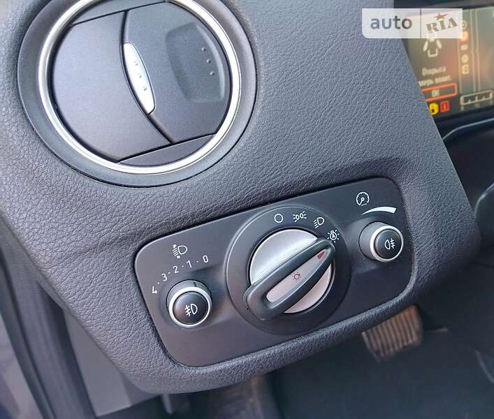 Седан Ford Mondeo 2012 в Хусте