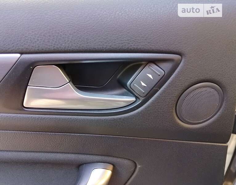 Седан Ford Mondeo 2012 в Хусте