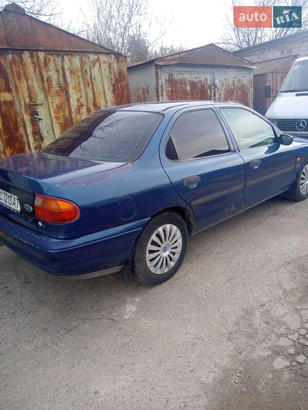 Седан Ford Mondeo 1994 в Львове