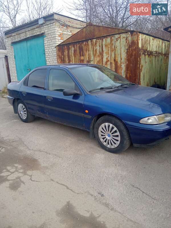 Седан Ford Mondeo 1994 в Львове