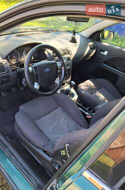 Седан Ford Mondeo 2001 в 