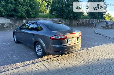 Седан Ford Mondeo 2011 в Подволочиске