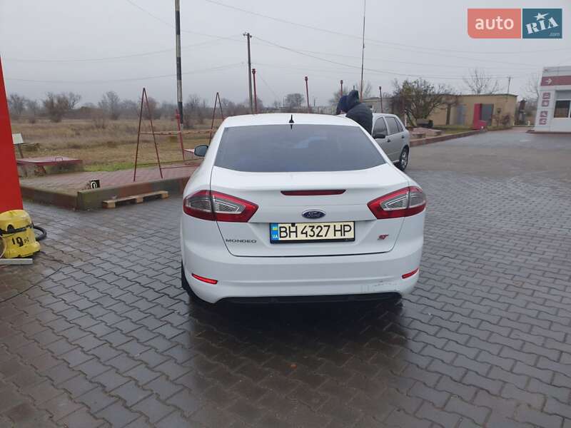 Седан Ford Mondeo 2012 в Измаиле
