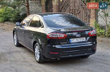 Седан Ford Mondeo 2012 в 
