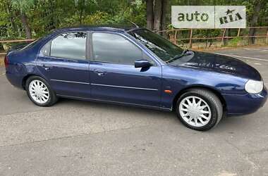 Ліфтбек Ford Mondeo 2000 в Одесі