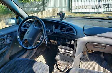 Лифтбек Ford Mondeo 1995 в Гайсине