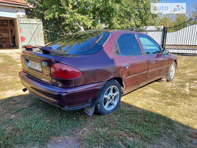 Ліфтбек Ford Mondeo 1995 в Гайсину