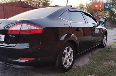 Седан Ford Mondeo 2010 в 