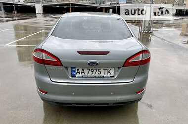Седан Ford Mondeo 2010 в 