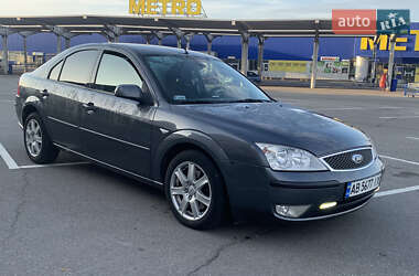 Лифтбек Ford Mondeo 2005 в 