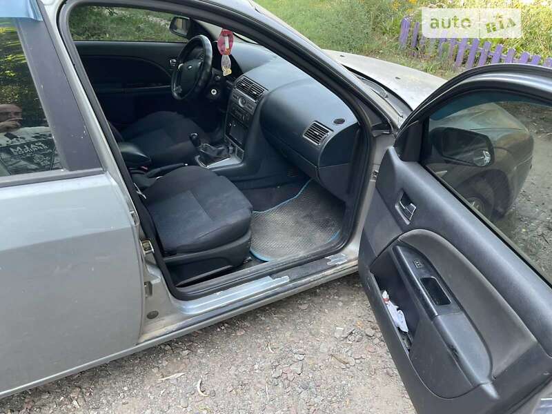 Седан Ford Mondeo 2005 в Умани