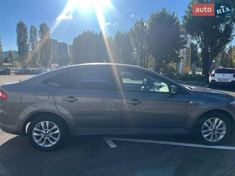Лифтбек Ford Mondeo 2013 в Киеве