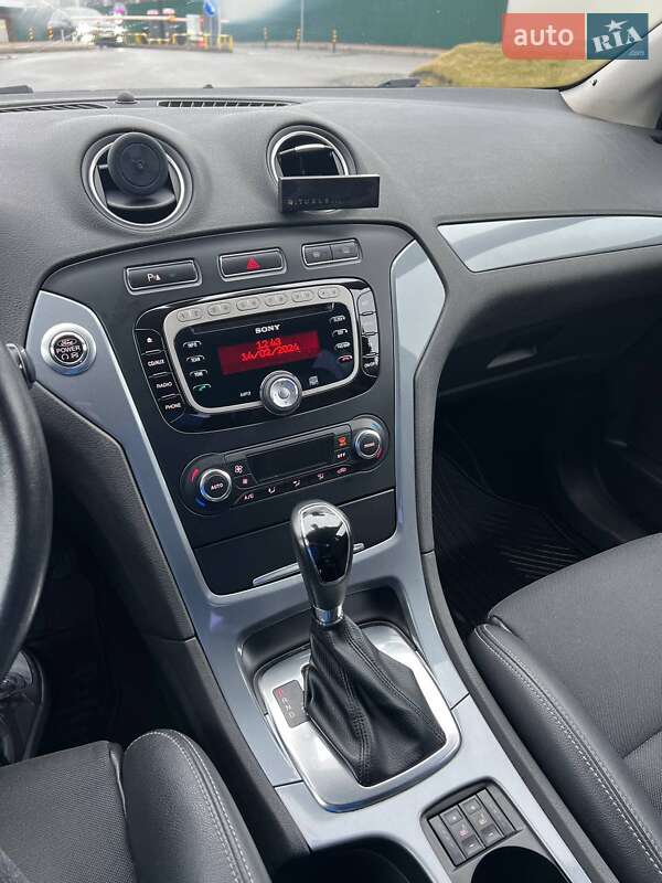 Лифтбек Ford Mondeo 2013 в Киеве
