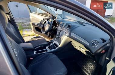 Седан Ford Mondeo 2012 в 