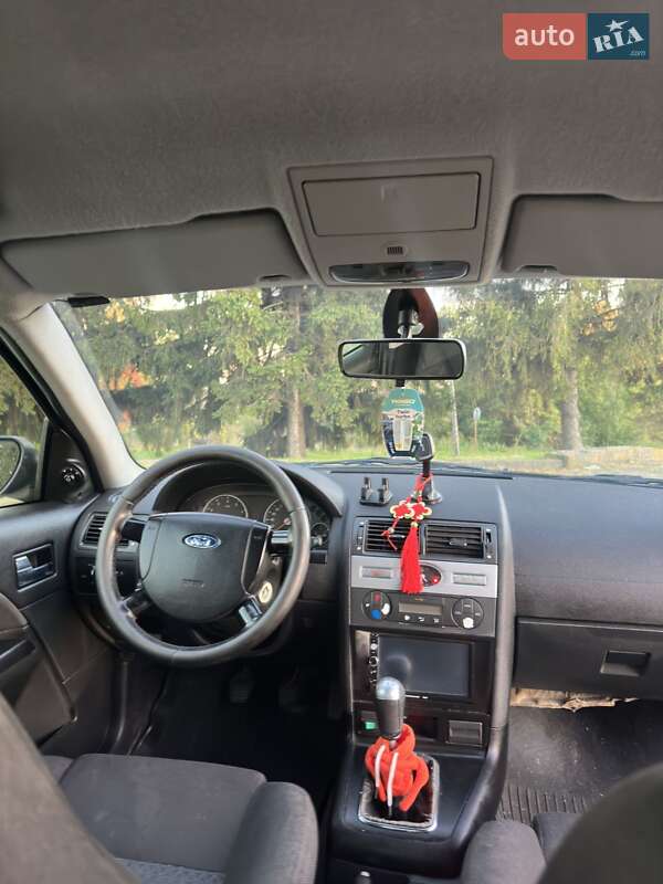 Седан Ford Mondeo 2005 в Дубні