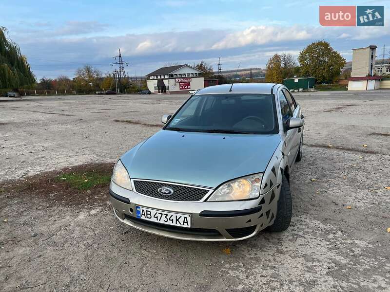 Лифтбек Ford Mondeo 2004 в Ладыжине