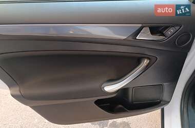 Седан Ford Mondeo 2012 в 