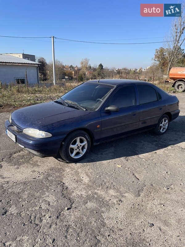 Ліфтбек Ford Mondeo 1994 в Луцьку