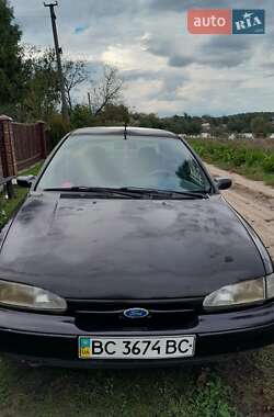 Седан Ford Mondeo 1995 в Мостиській