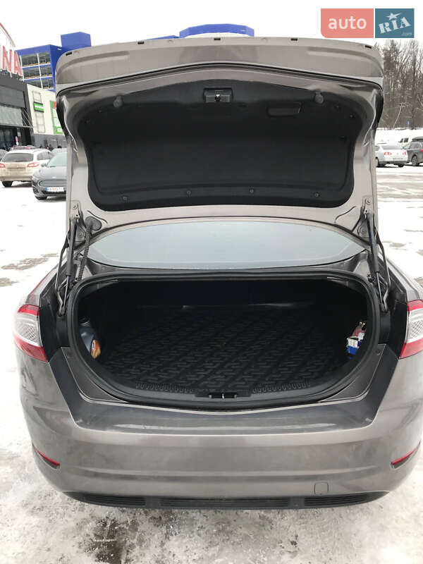 Седан Ford Mondeo 2011 в Киеве