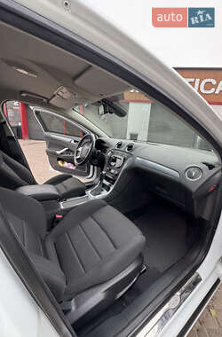 Седан Ford Mondeo 2012 в 