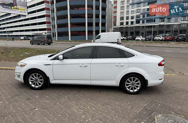 Седан Ford Mondeo 2012 в 