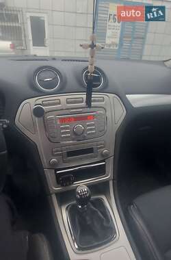 Седан Ford Mondeo 2010 в 